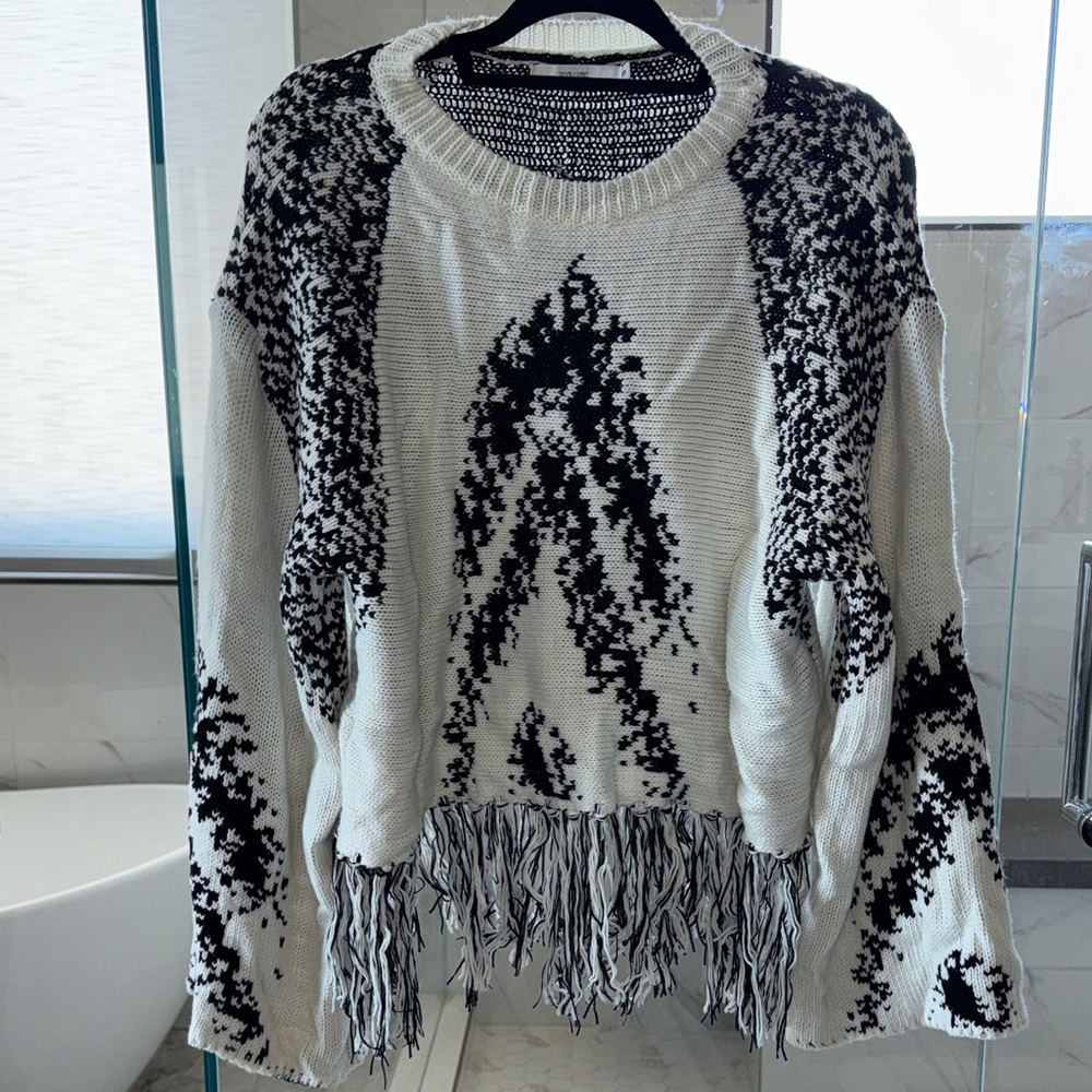 70/21 Knit Patterned Oversized Women's Sweater w/ Wide Sleeves and Fringe